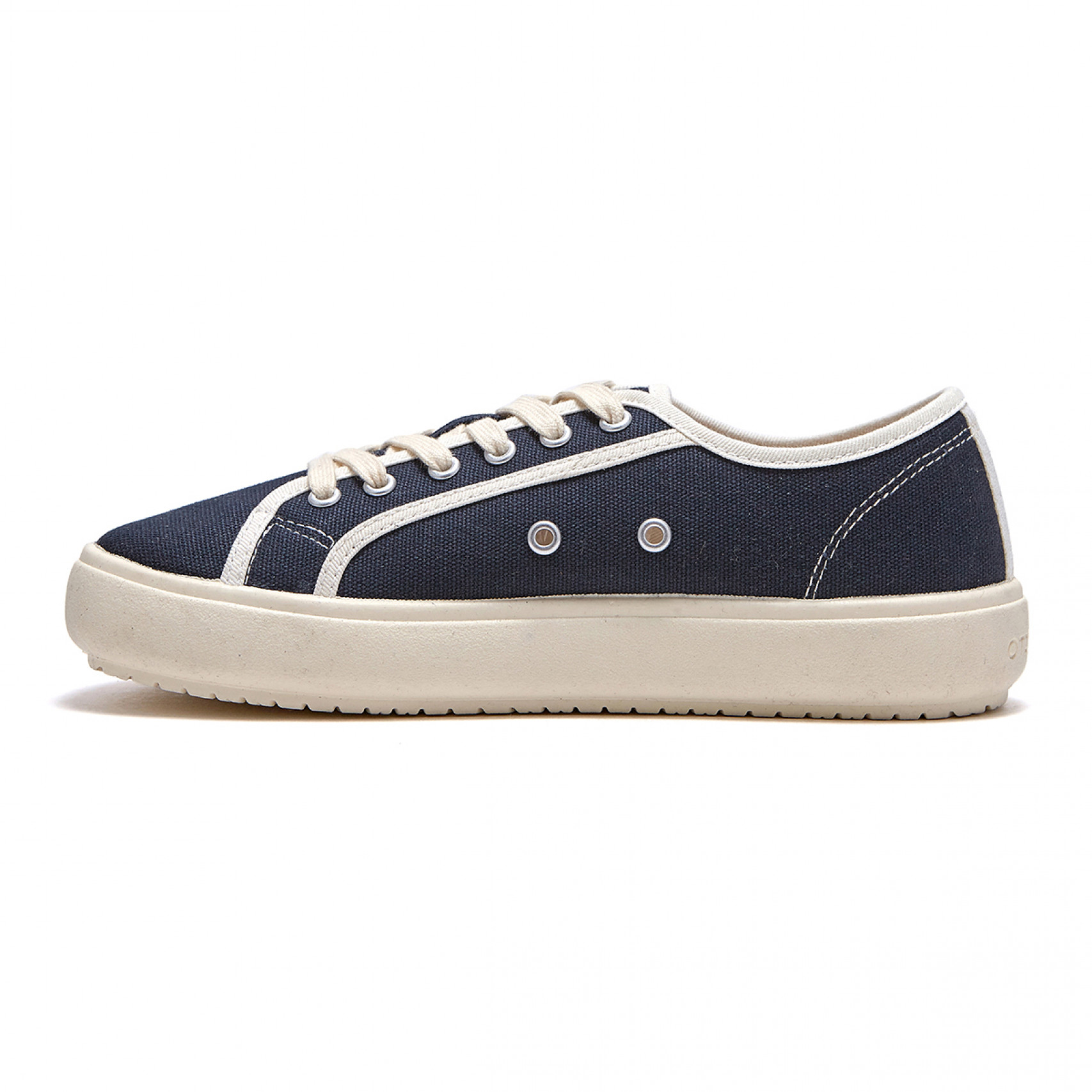 Pilgrim V3 Canvas Sneakers