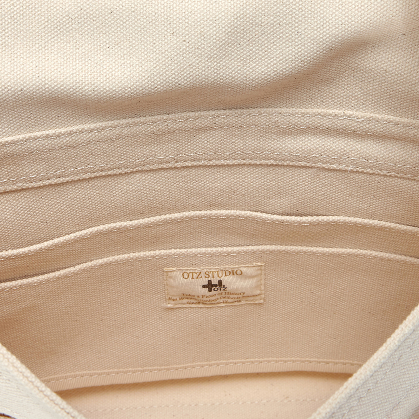 오찌X스티브 미니 메신저백