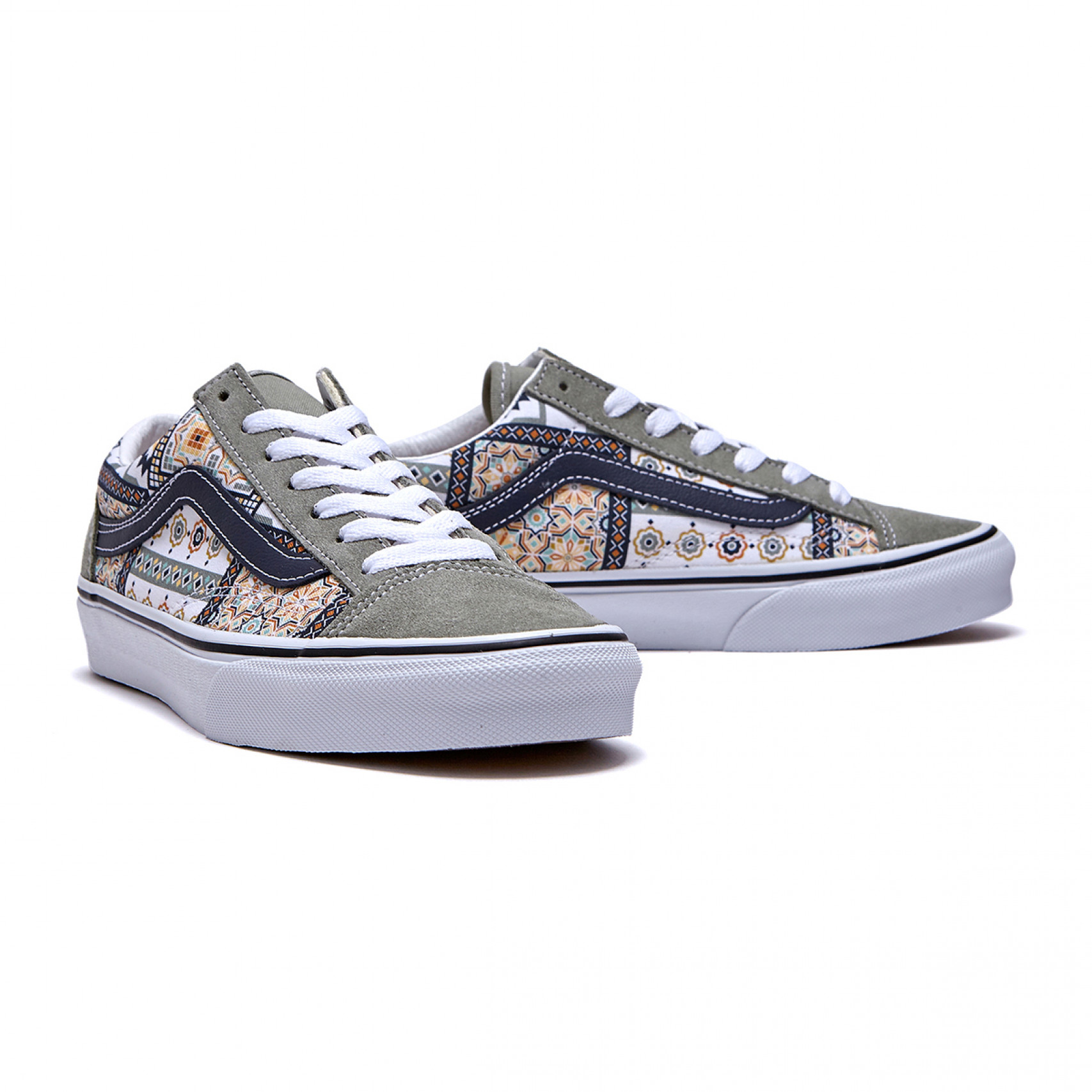Style 36 / VN0A54F66881