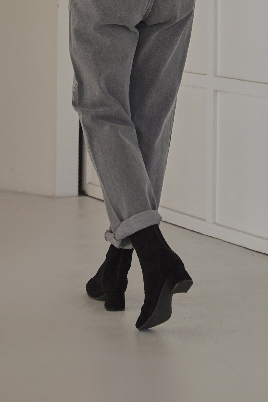 스웨이드 앵클부츠 블랙 Suede Ankle Boots Black