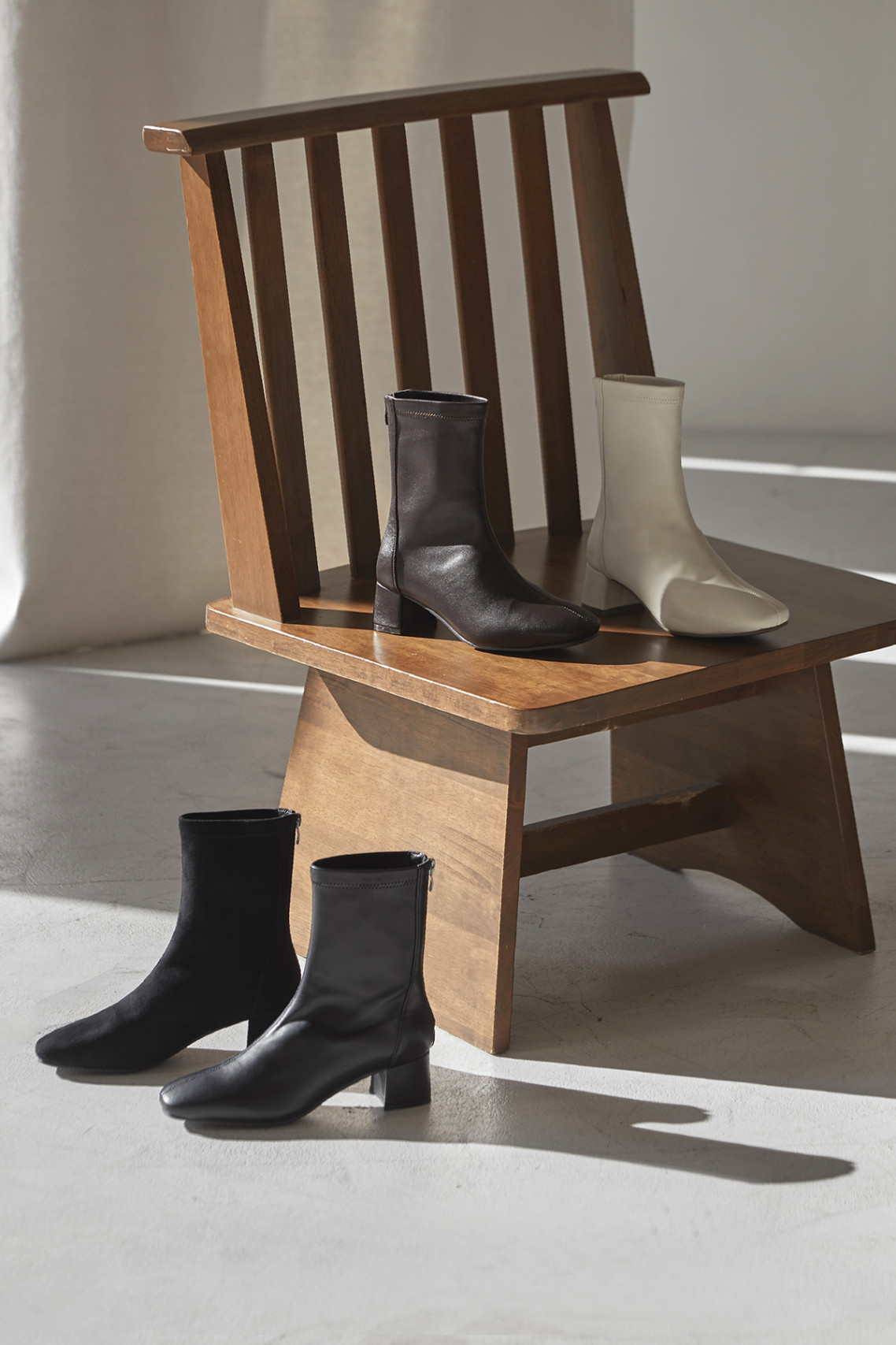 스웨이드 앵클부츠 블랙 Suede Ankle Boots Black