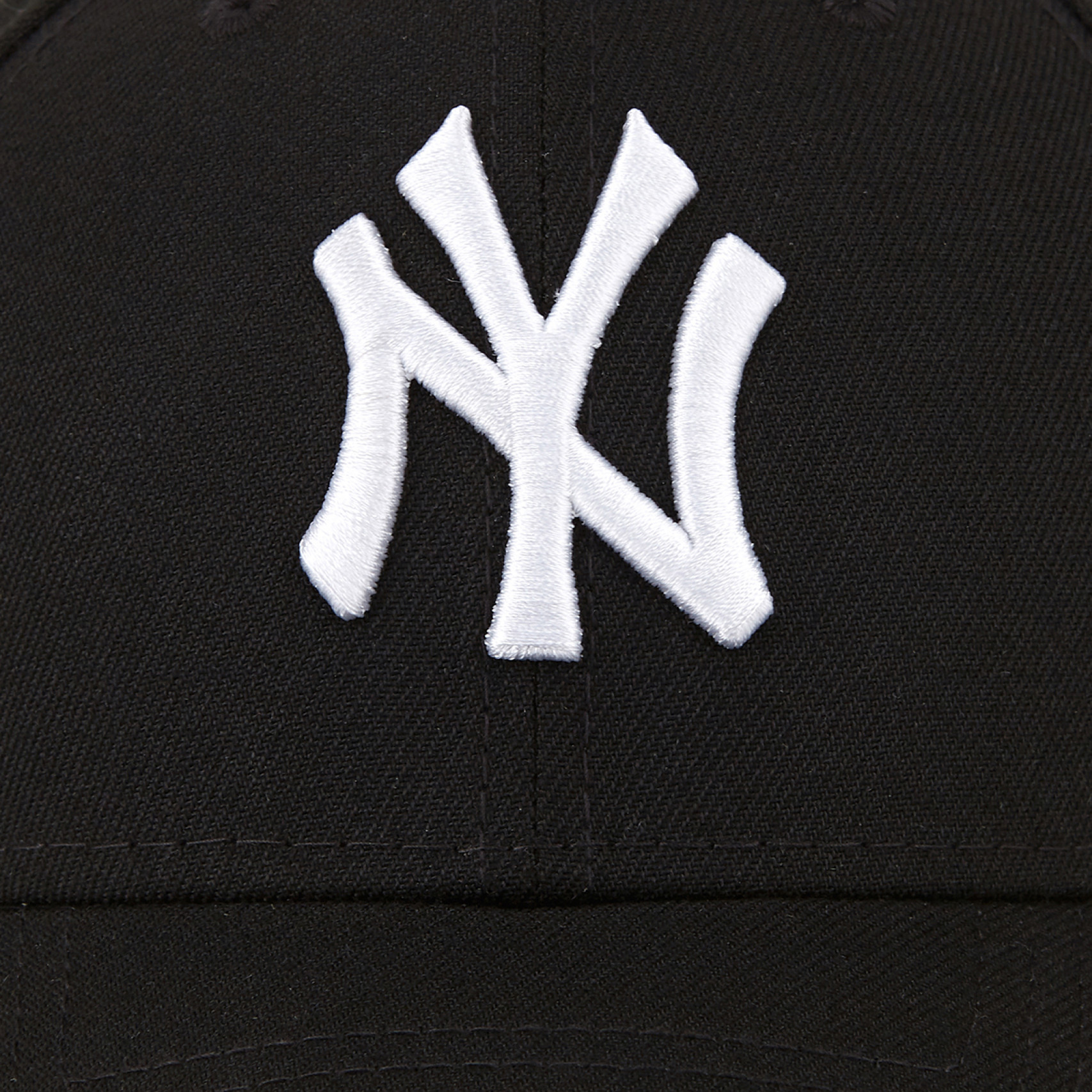 MLB 뉴욕 양키스 베이직 화이트 온 블랙 볼캡 / 12836257