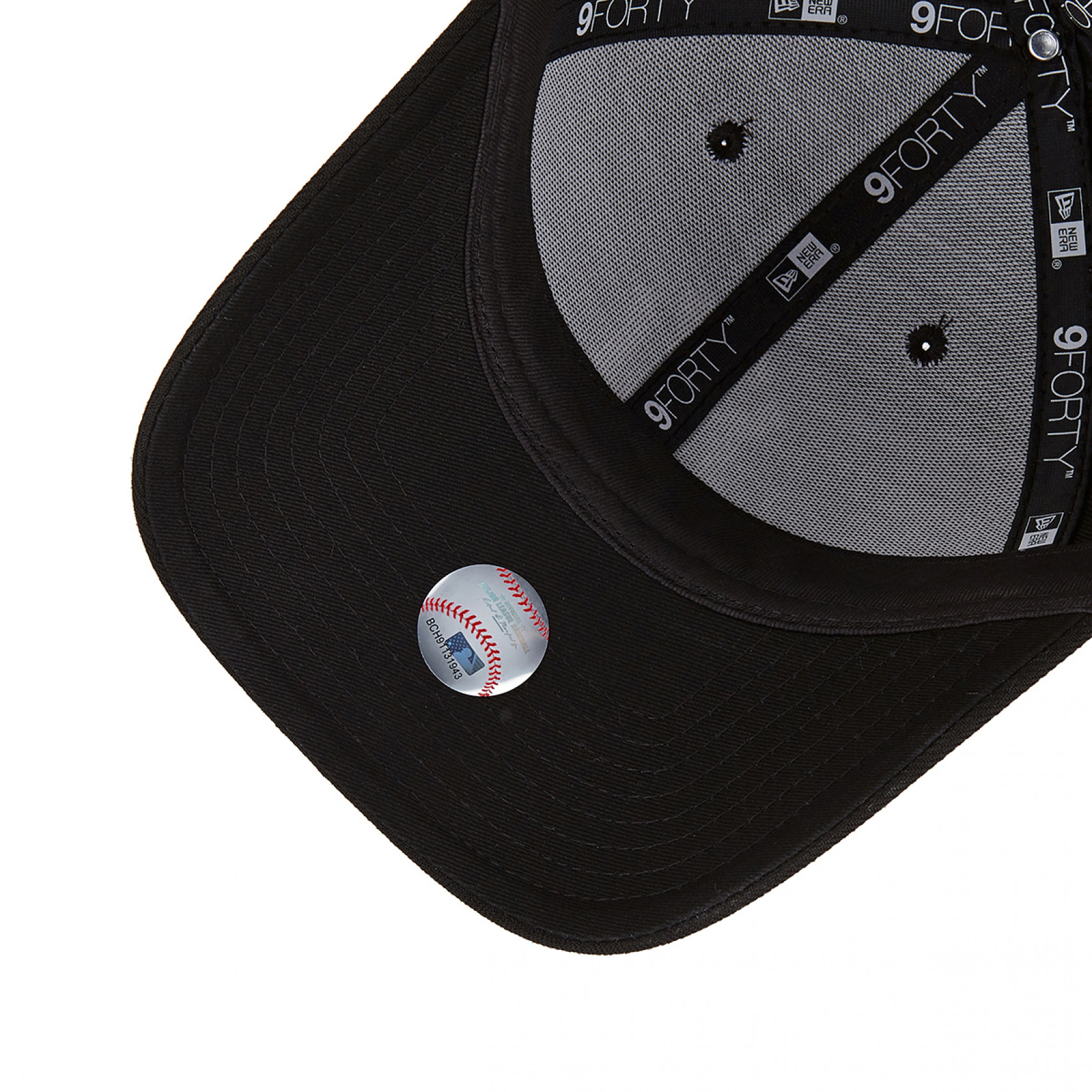 MLB 뉴욕 양키스 베이직 화이트 온 블랙 볼캡 / 12836257