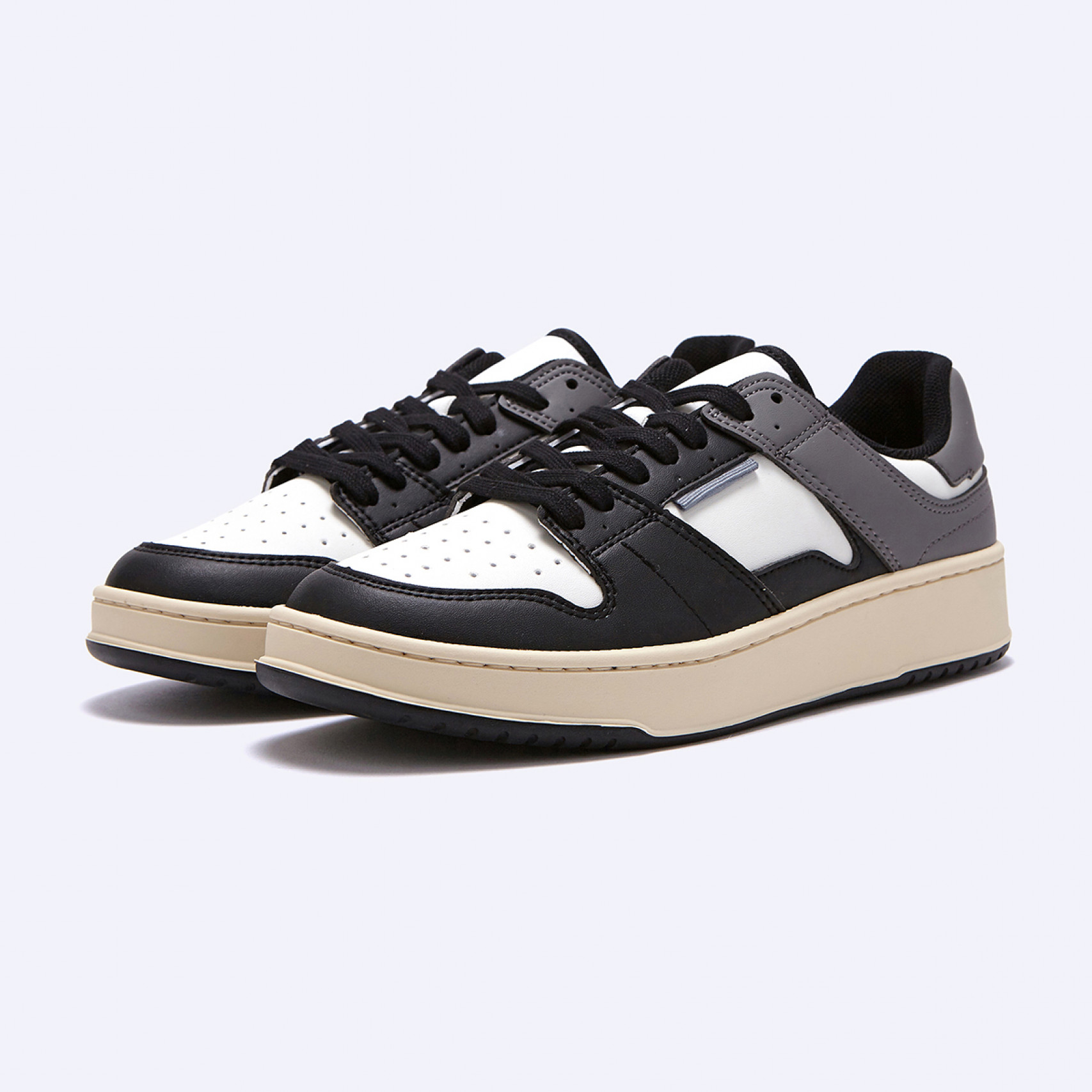 버티컬 코트 트레이너 스니커즈 블랙 / FLCCDA2U23