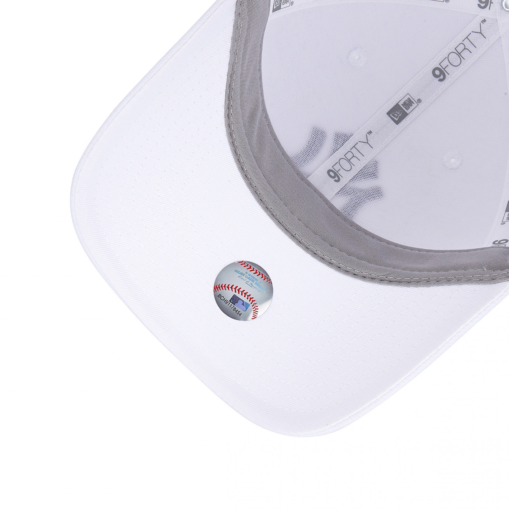 MLB 블랙 온 화이트 뉴욕 양키스 볼캡 / 12836269