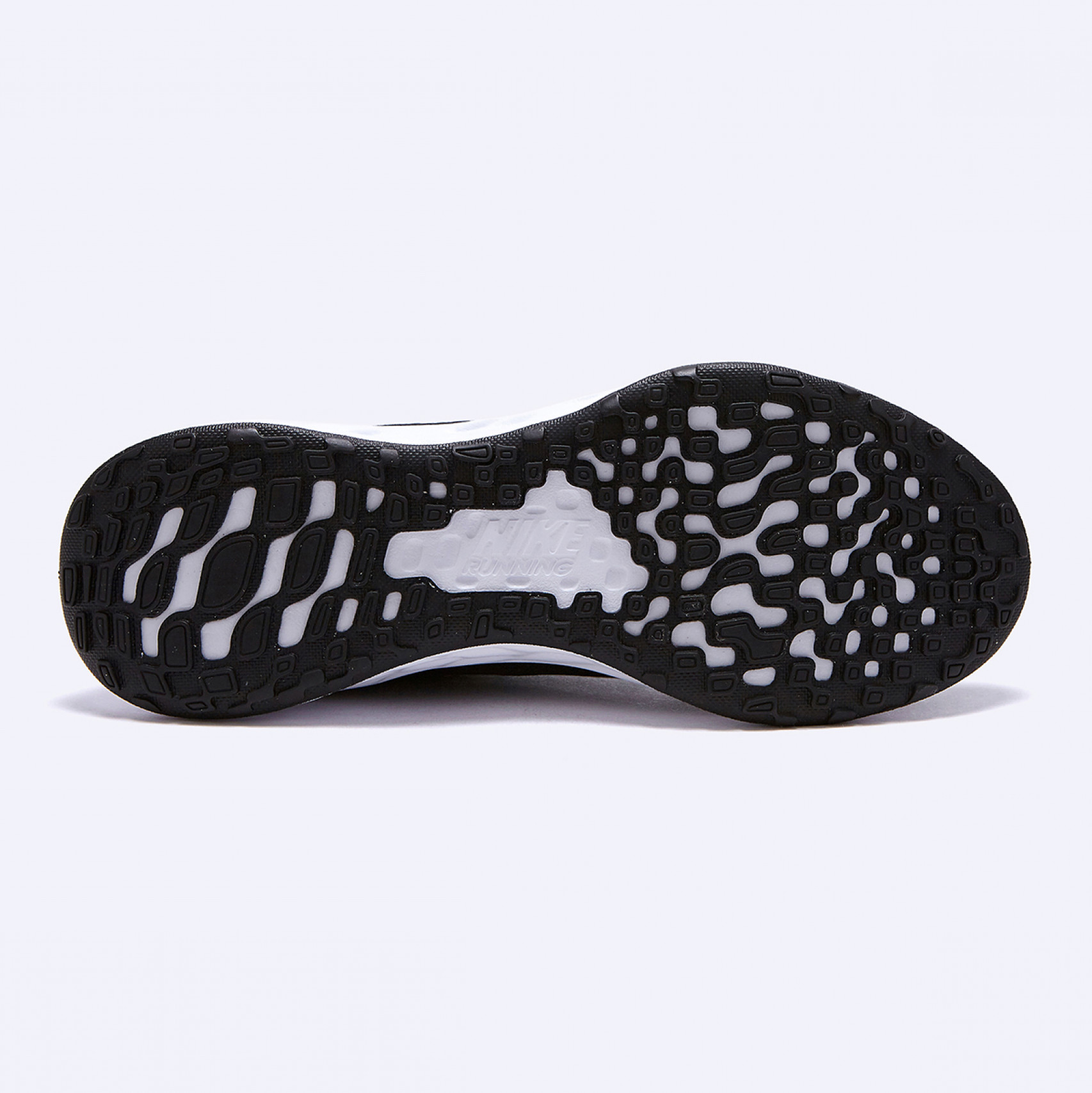 레볼루션 6 NN/ DC3728-003