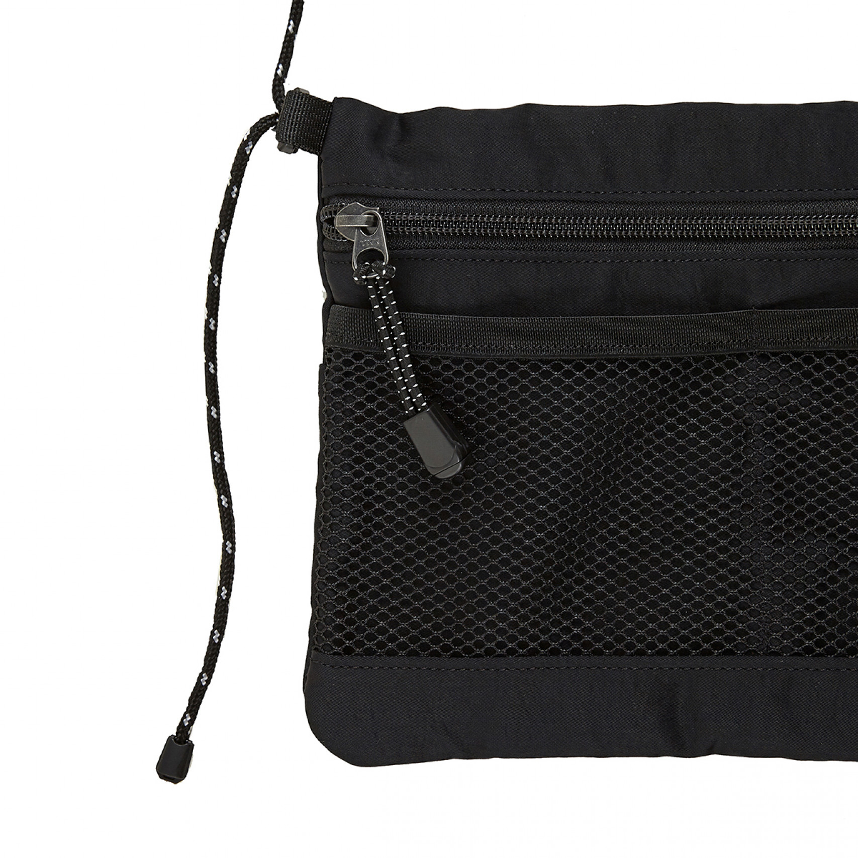 카라바이너 사코슈 백 블랙 / FLFAEA1B09