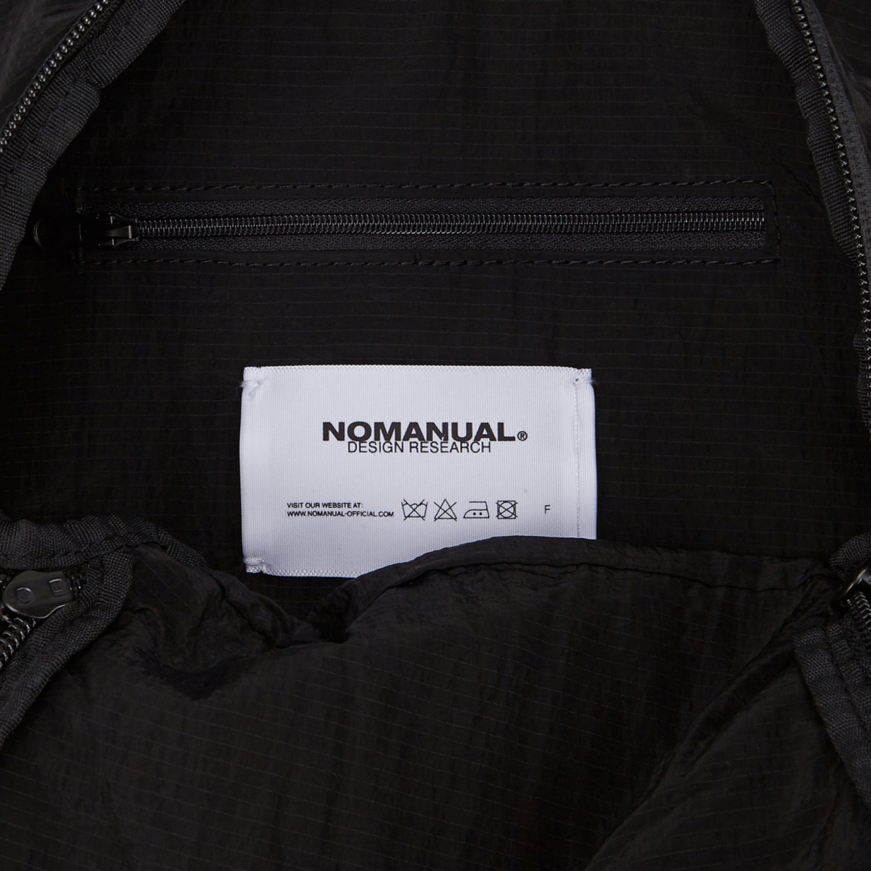 SYMBOL NYLON DAYPACK - BLACK