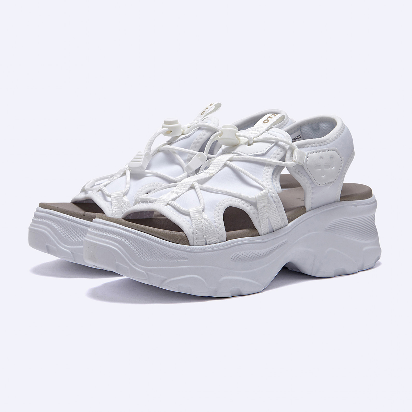 (과년차)로미타 플랫폼 샌들 화이트 / FLOTES2W08