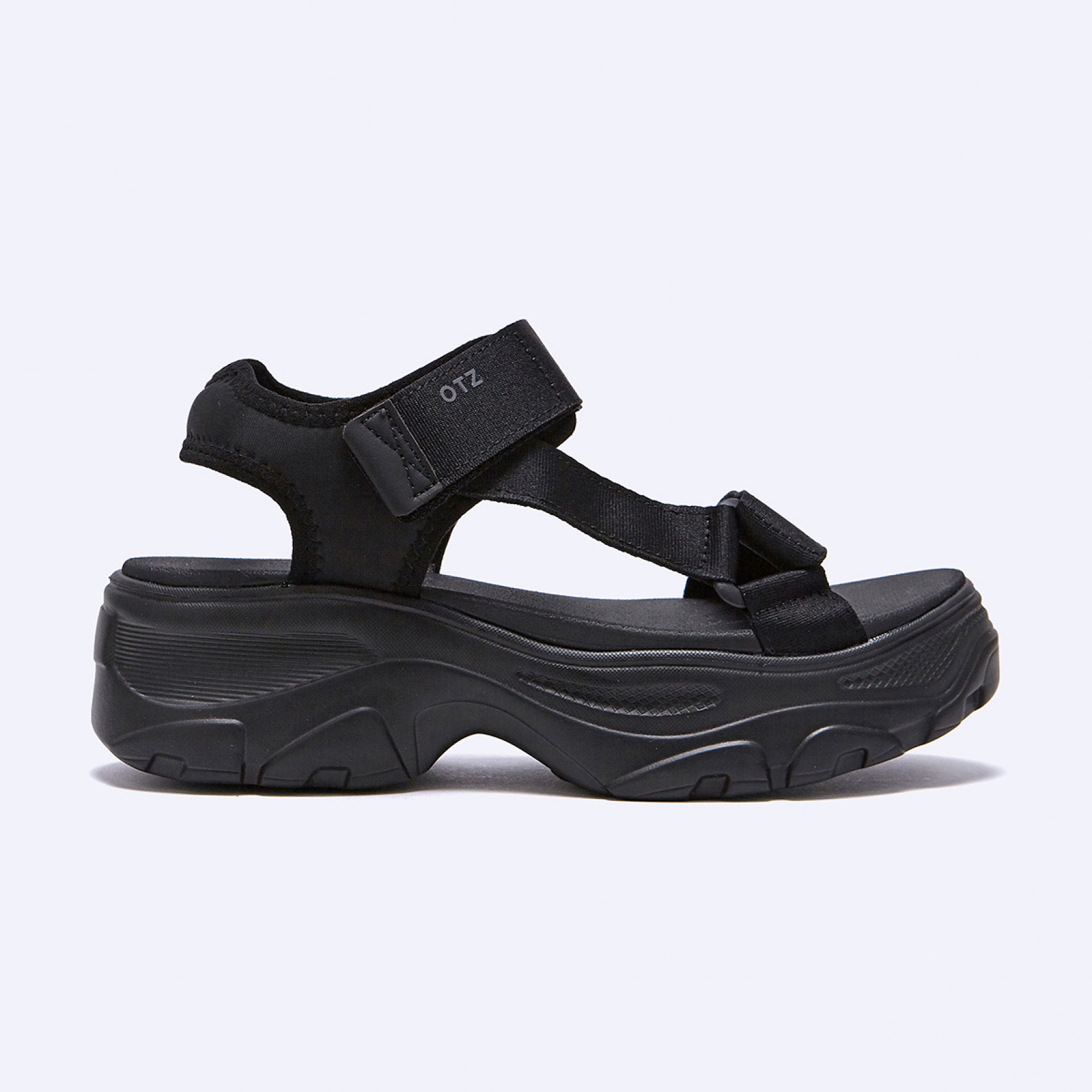 로미타 플랫폼 스트랩 샌들 블랙 / FLOTES2W09