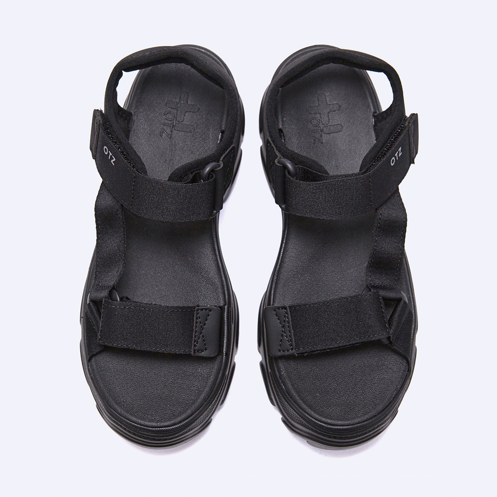 로미타 플랫폼 스트랩 샌들 블랙 / FLOTES2W09