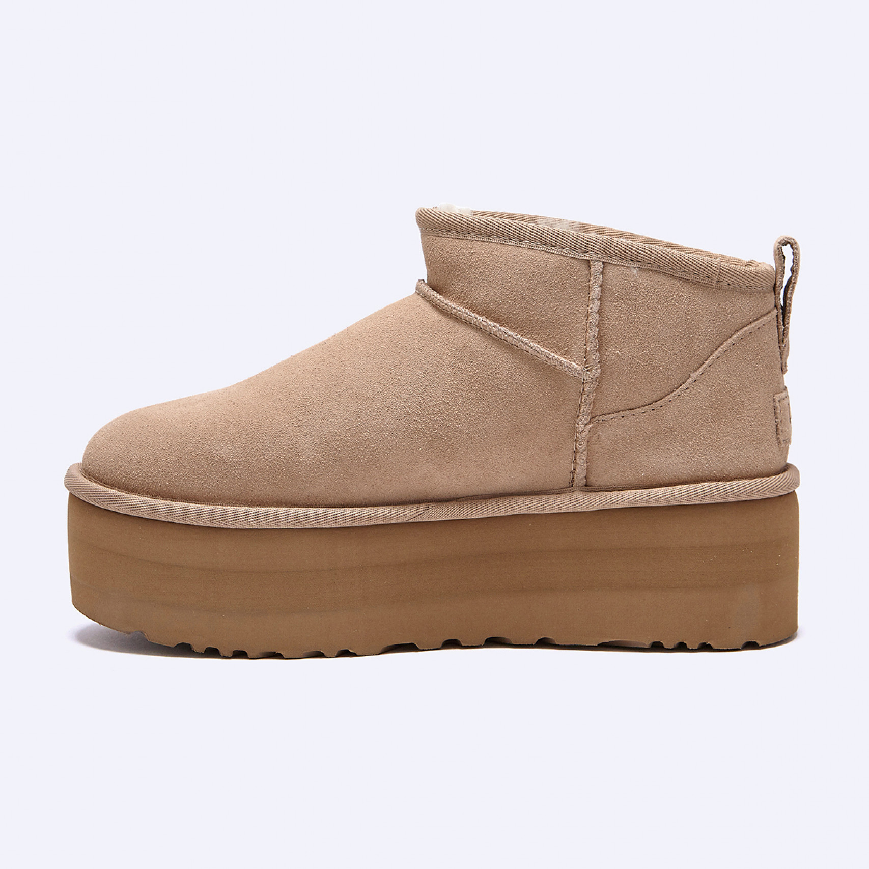 (35% 쿠폰) 클래식 울트라 미니 플랫폼 샌드 여성 / 1135092-SAN