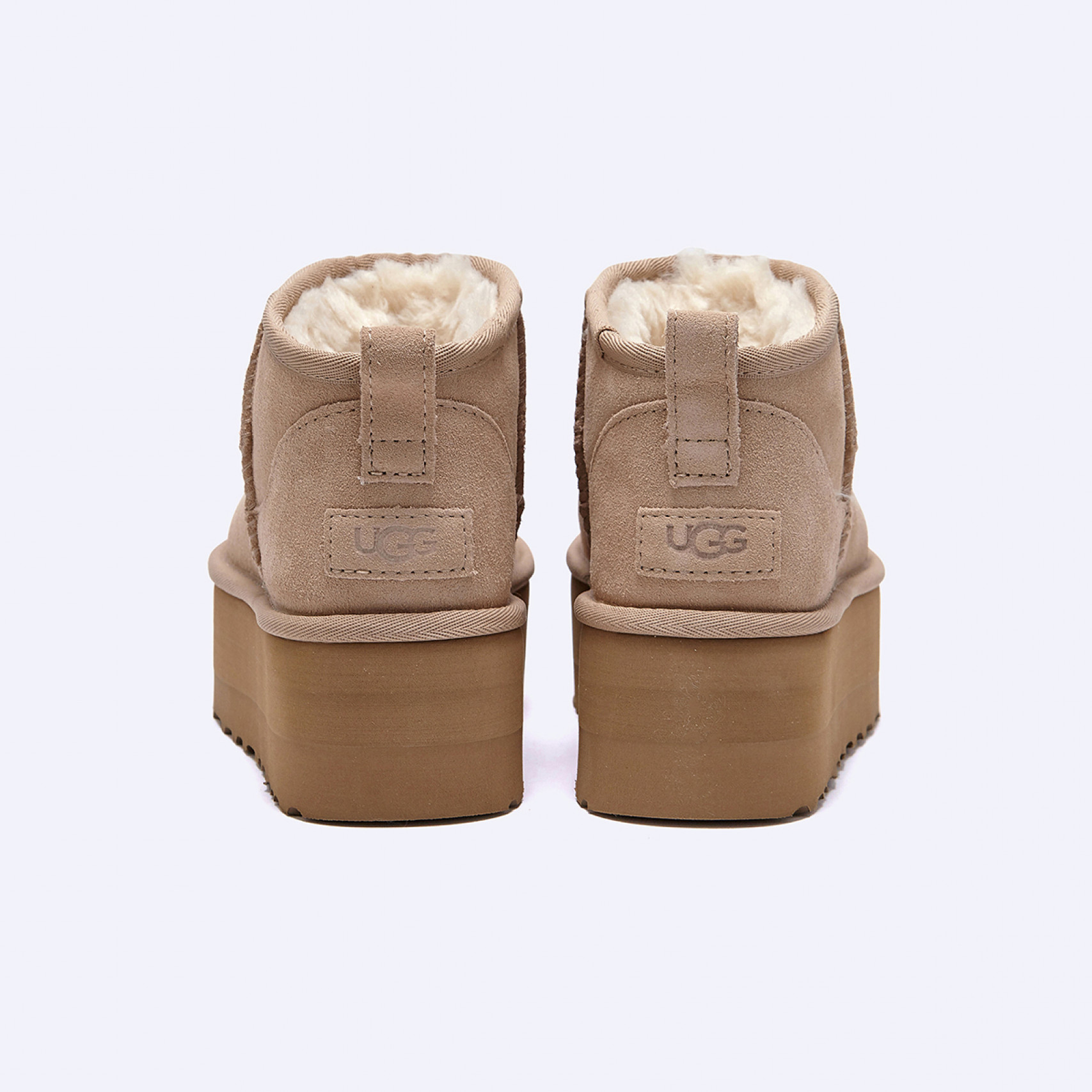 (35% 쿠폰) 클래식 울트라 미니 플랫폼 샌드 여성 / 1135092-SAN