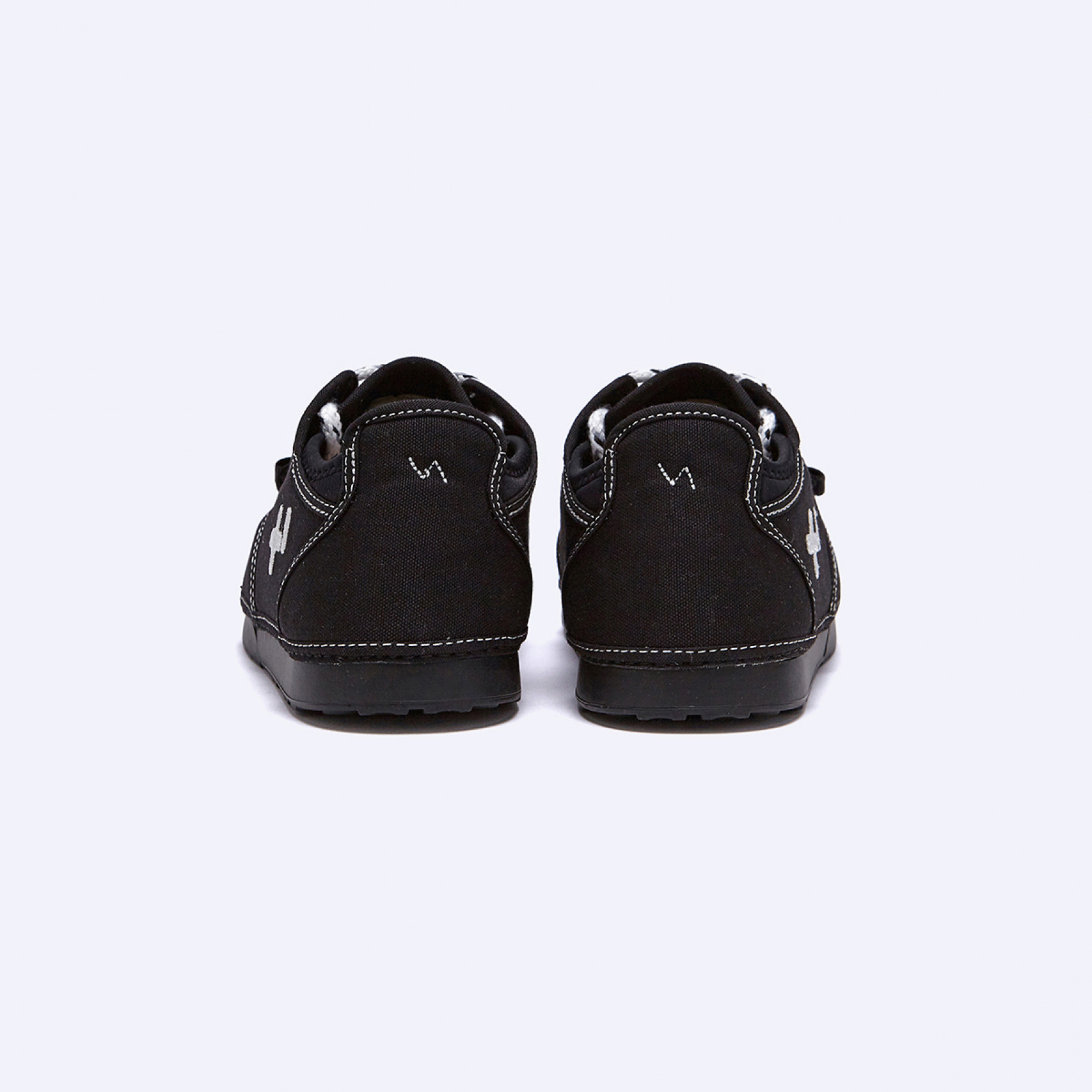 3300 캔버스 로우 코어 블랙 / FLOTFA0U01