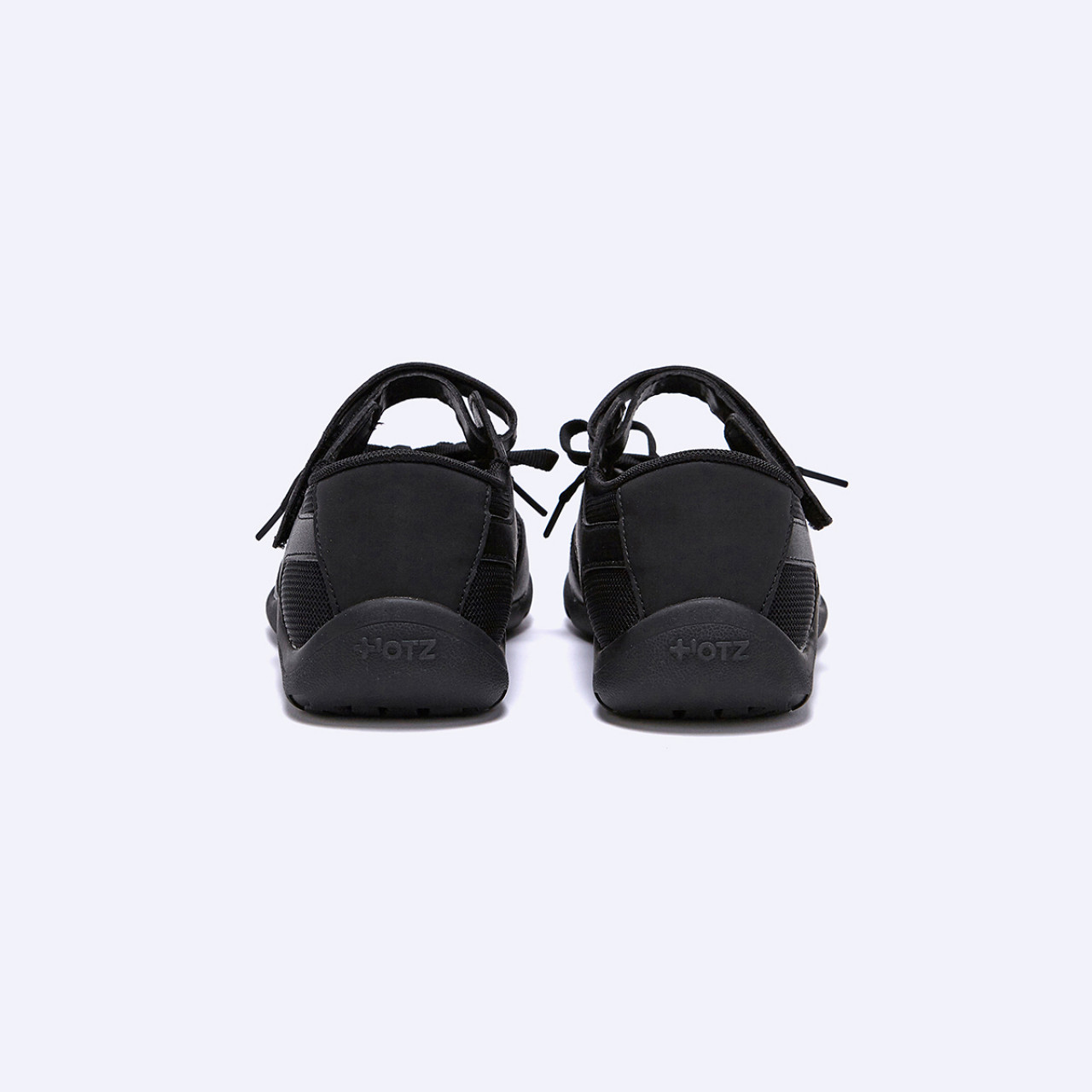 로마리 레이스업 스니커즈 블랙 / FLOTFA1W17