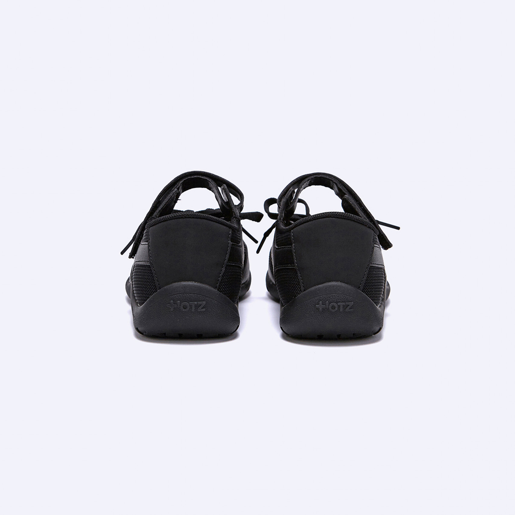 로마리 레이스업 스니커즈 블랙 / FLOTFA1W17