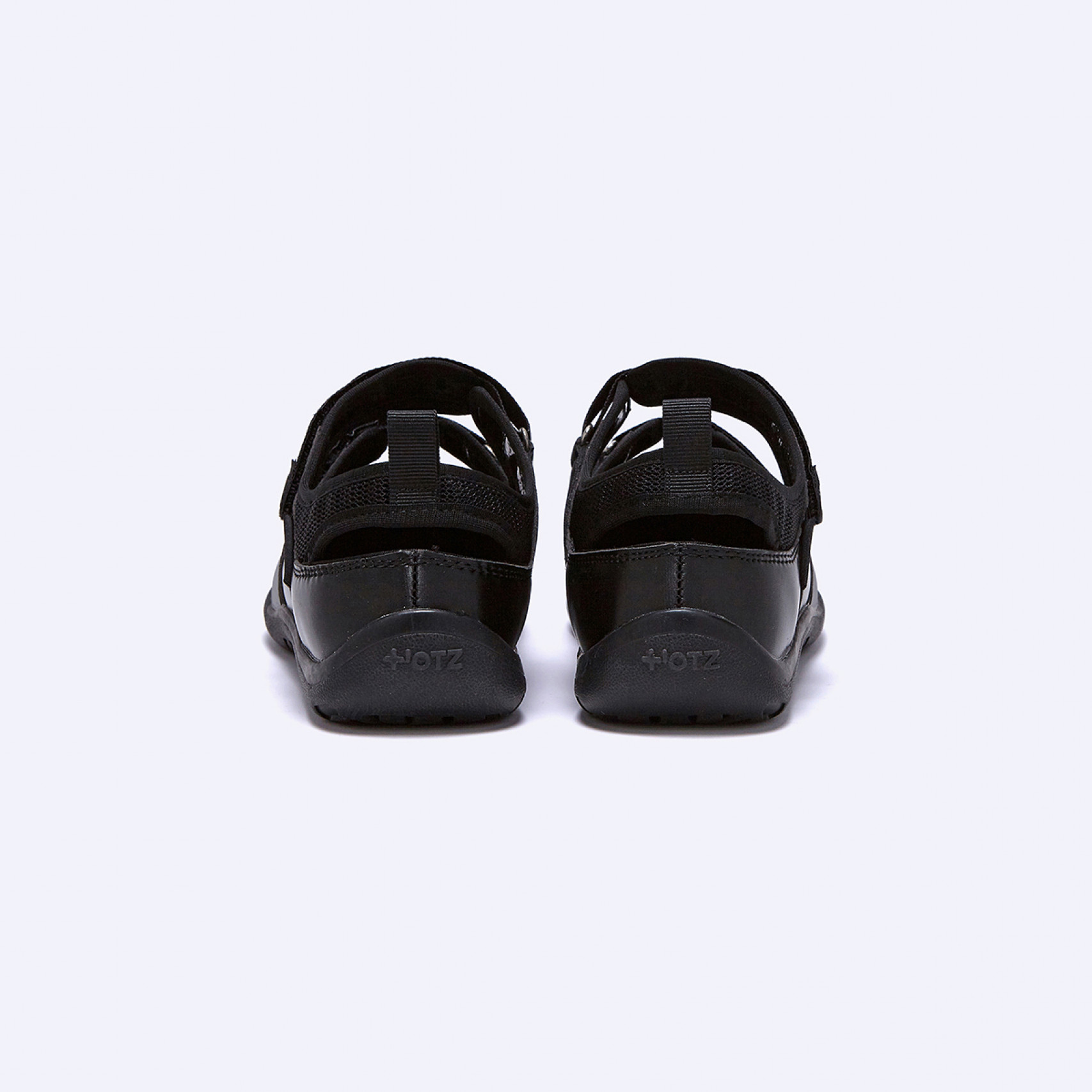 로마리 투 스트랩 플랫 스니커즈 블랙 / FLOTFA1W15