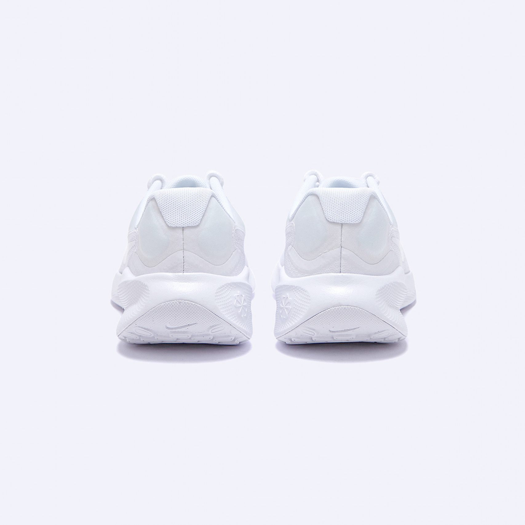 레볼루션7 화이트 여성 / FB2208-100