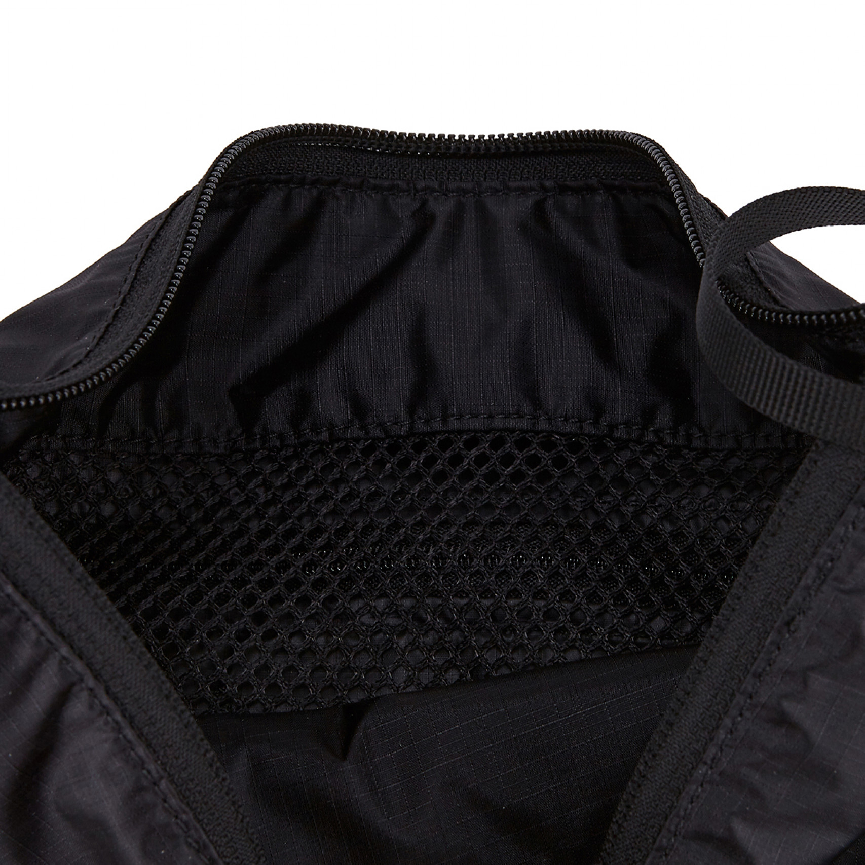 UNI 라이트 샤코슈백 블랙 / NBGCFB1106