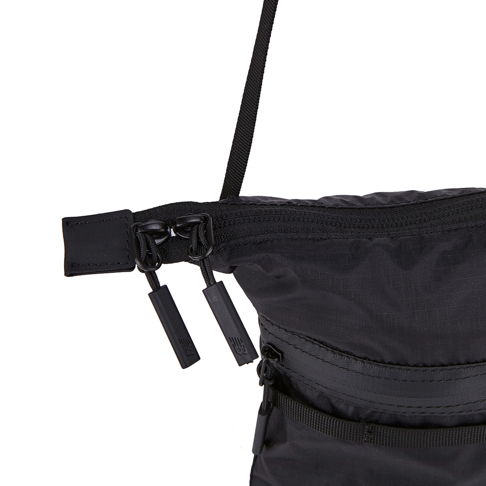 UNI 라이트 샤코슈백 블랙 / NBGCFB1106