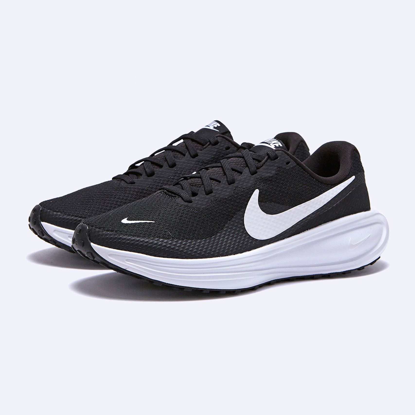 레볼루션 8 블랙 남성 / HJ9198-003