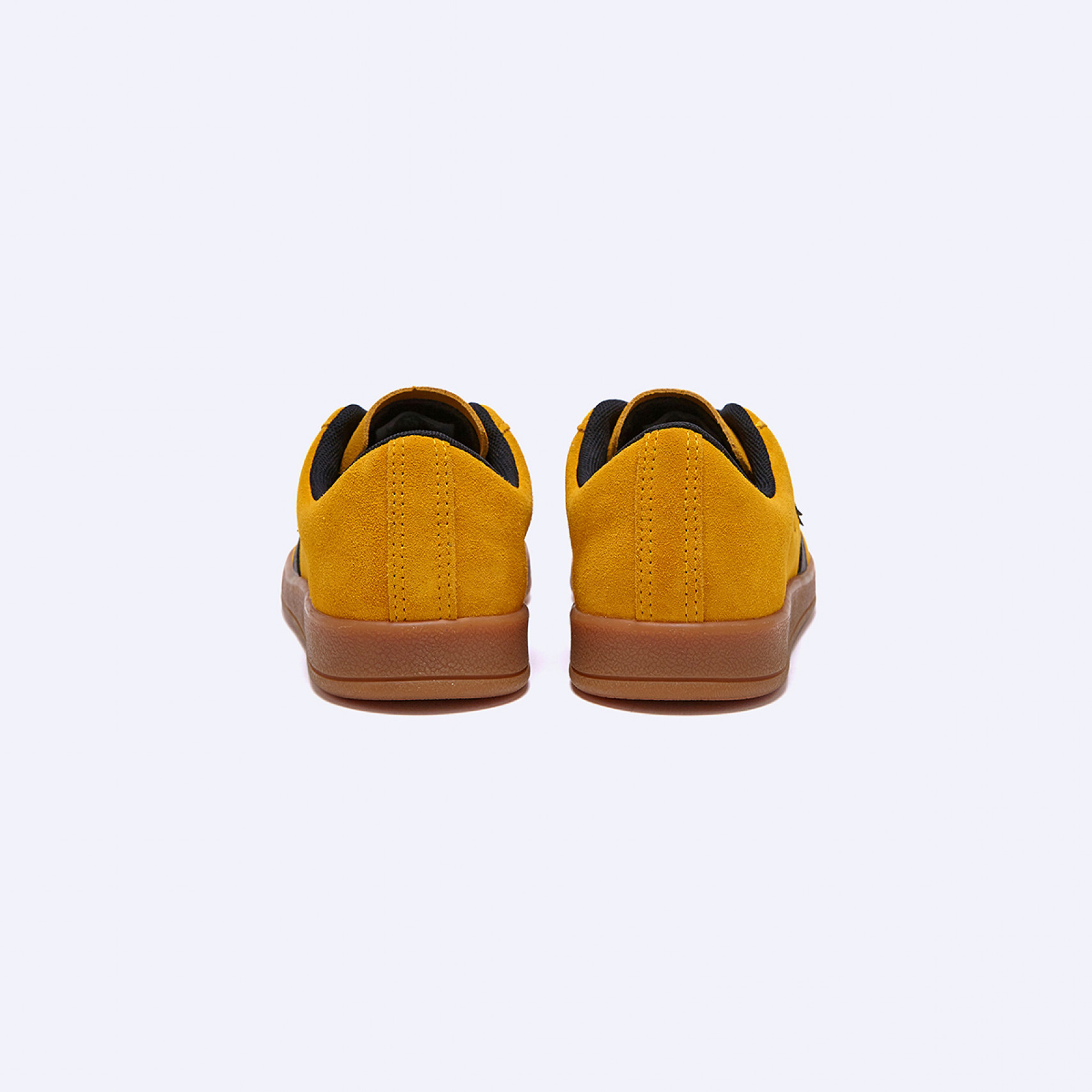 올스타 클래식 트레이너 스웨이드 옐로우 / A15621C