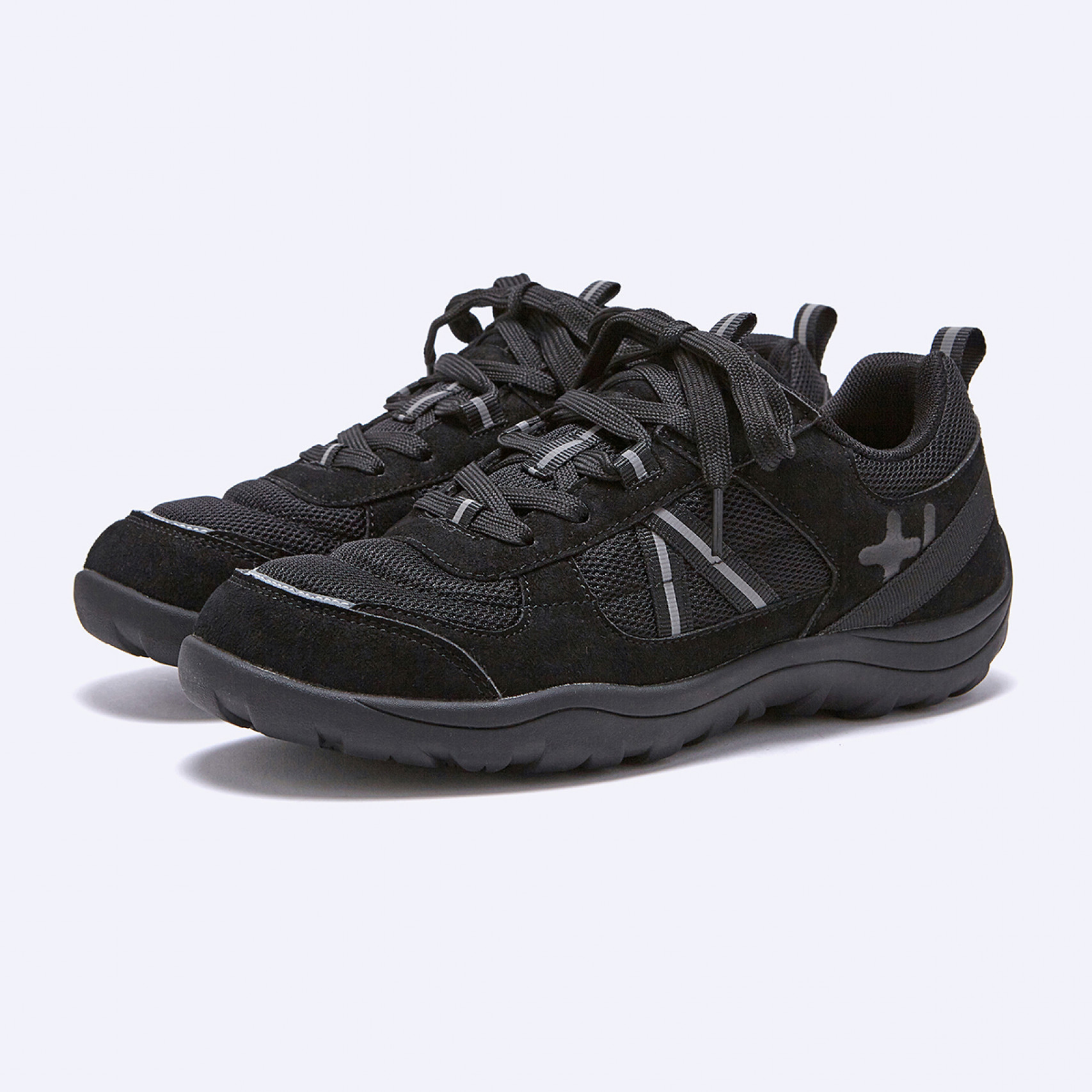 플랩 스웨이드 스니커즈 블랙 / FLOTFA3W44