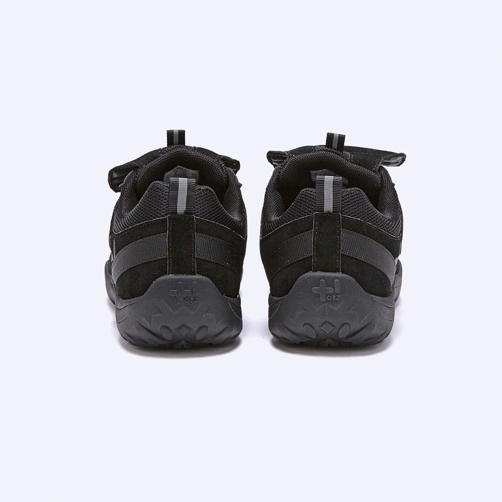 플랩 스웨이드 스니커즈 블랙 / FLOTFA3W44