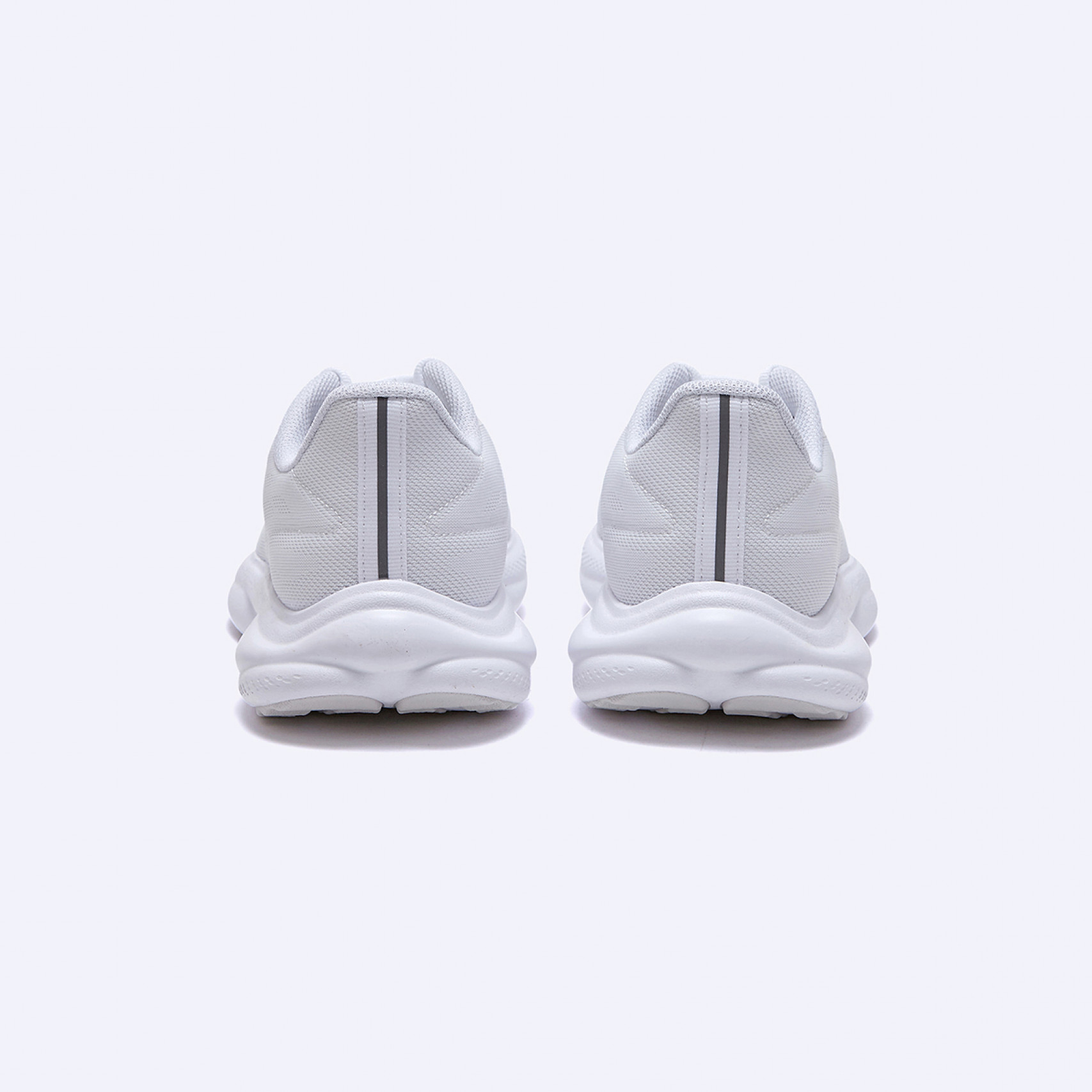 리볼트 4 화이트 / J1GC251406