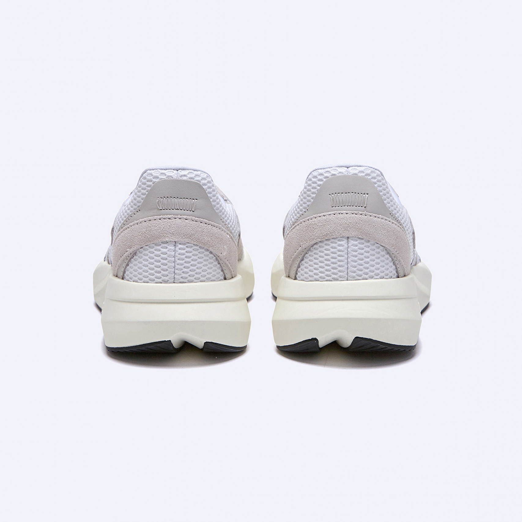 라이트블레이즈 화이트 남성 / JH6942