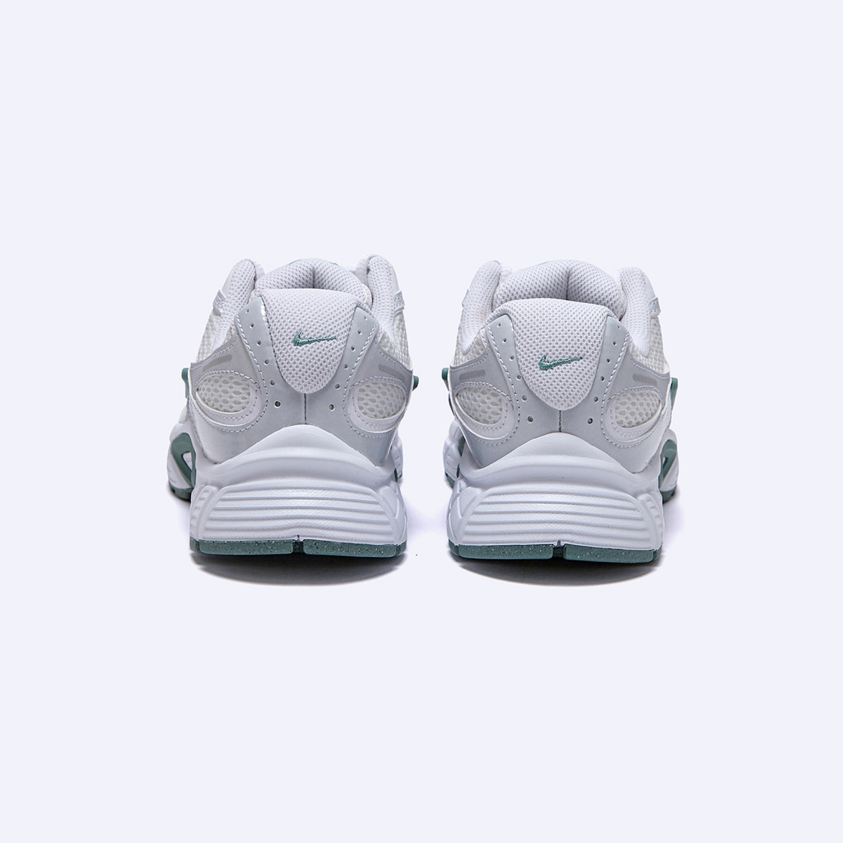 V5 RNR 써밋 화이트 여성 / HQ7901-106