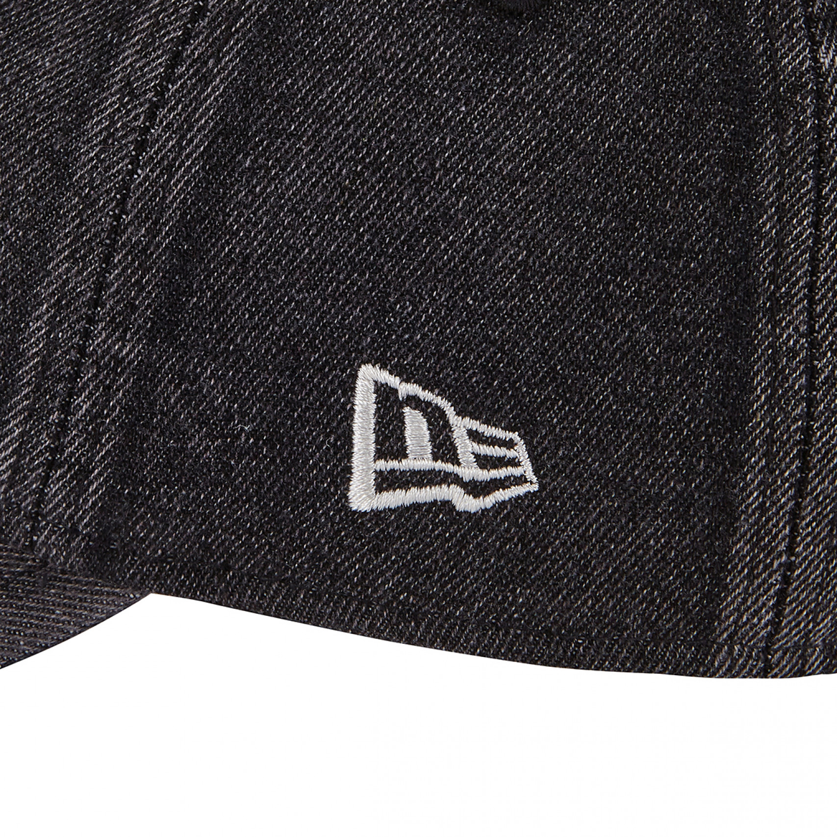MLB 뉴욕 양키스 스노우 워싱 데님 언스트럭쳐 볼캡 블랙 / 14881502
