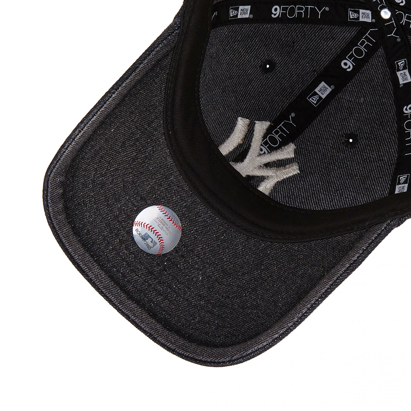 MLB 뉴욕 양키스 스노우 워싱 데님 언스트럭쳐 볼캡 블랙 / 14881502