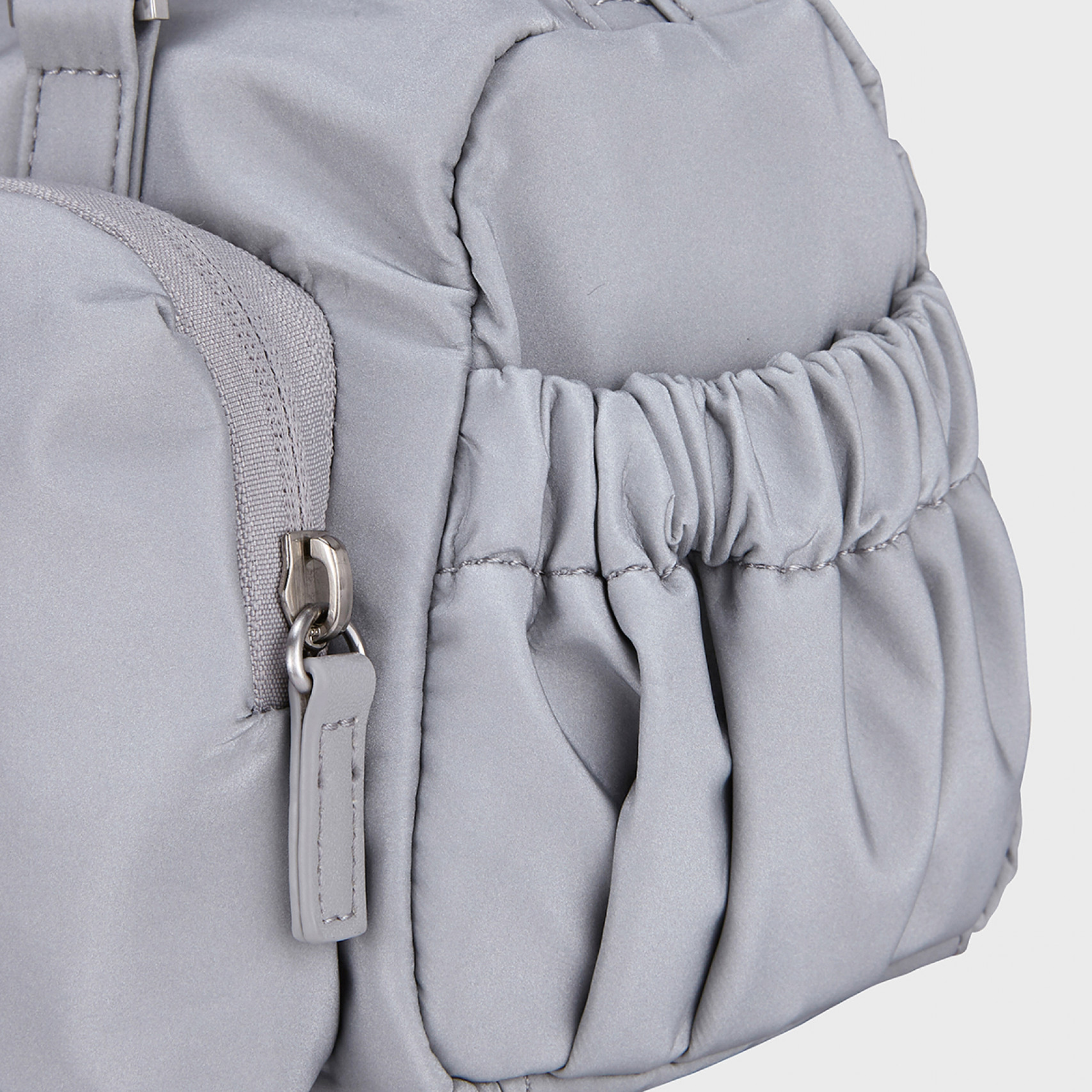 말리부 글로시 숄더백 라이트 그레이 / FLOTGA1B05