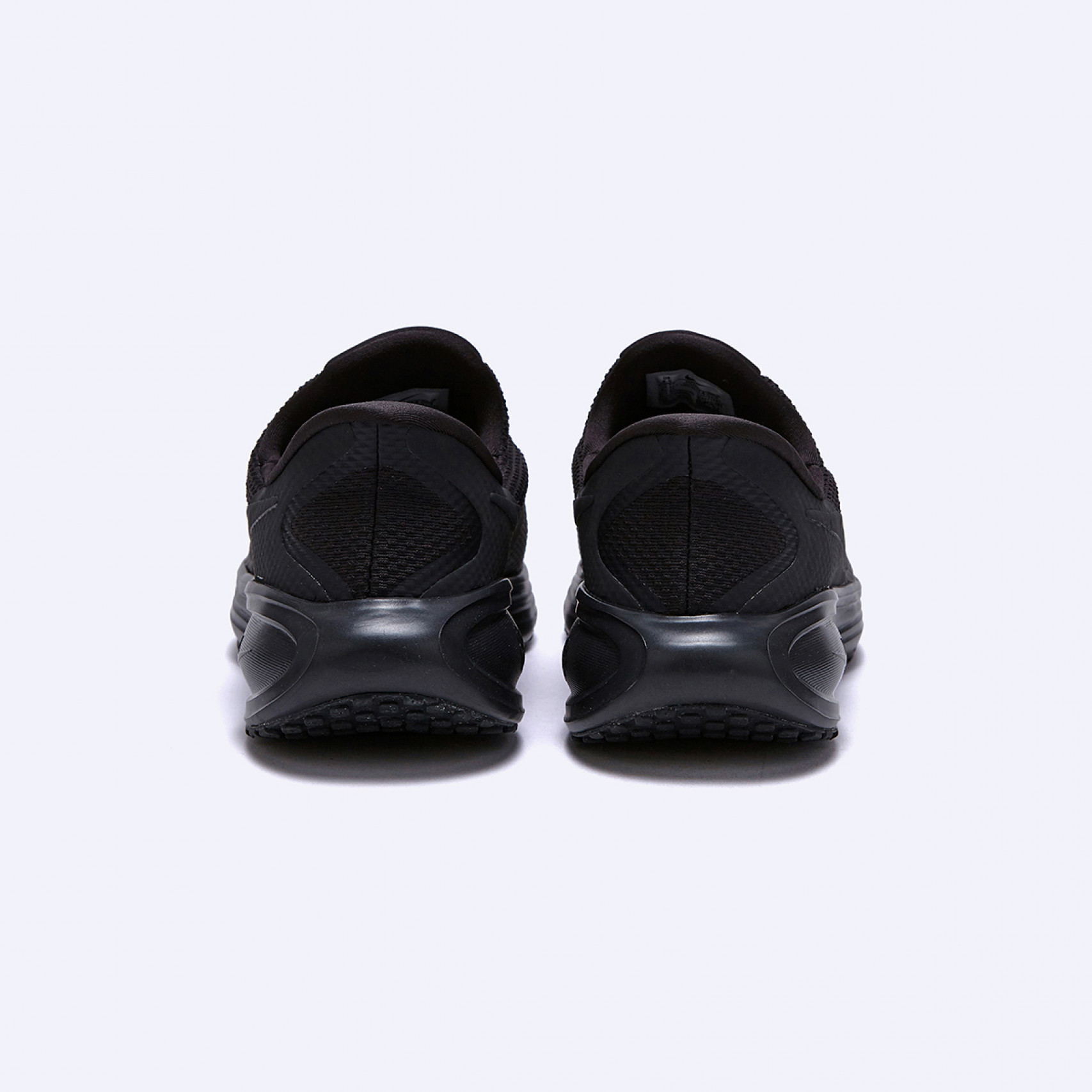 레볼루션 8 이지온 블랙 남성 / HQ2414-003