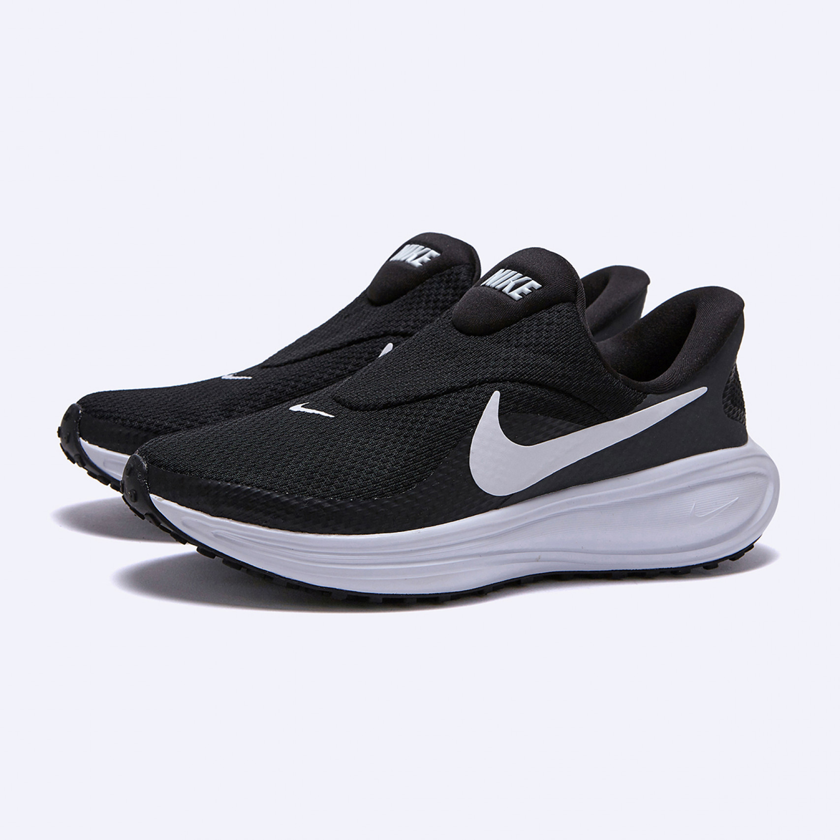 레볼루션 8 이지온 블랙 여성 / HQ2415-001