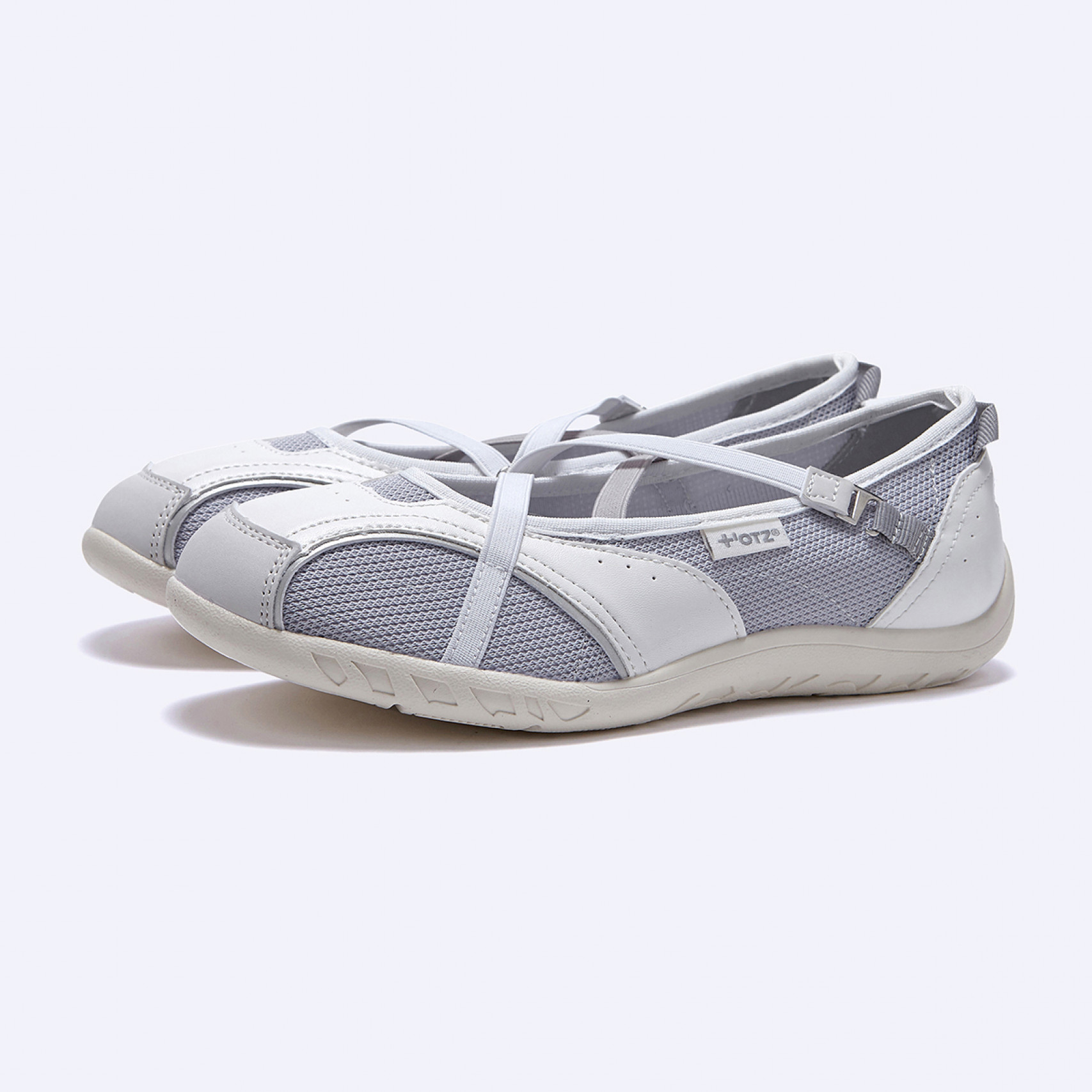 로마리 밴딩 플랫 스니커즈 화이트 / FLOTGA1W13