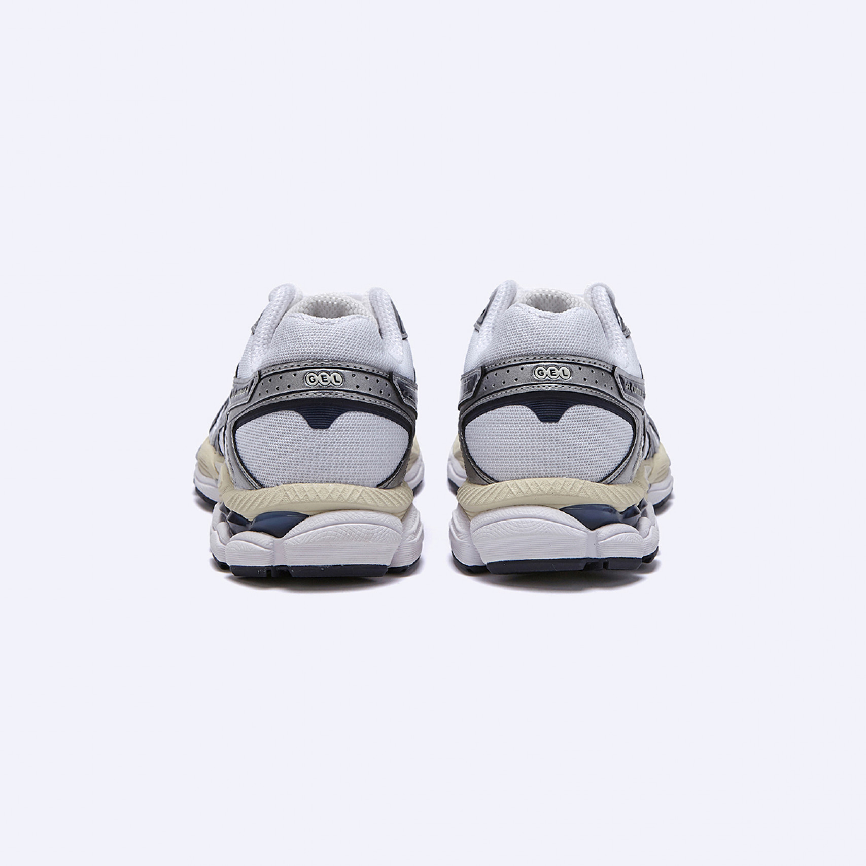 젤 큐물러스 16 화이트 미드나잇 / 1203A733-103