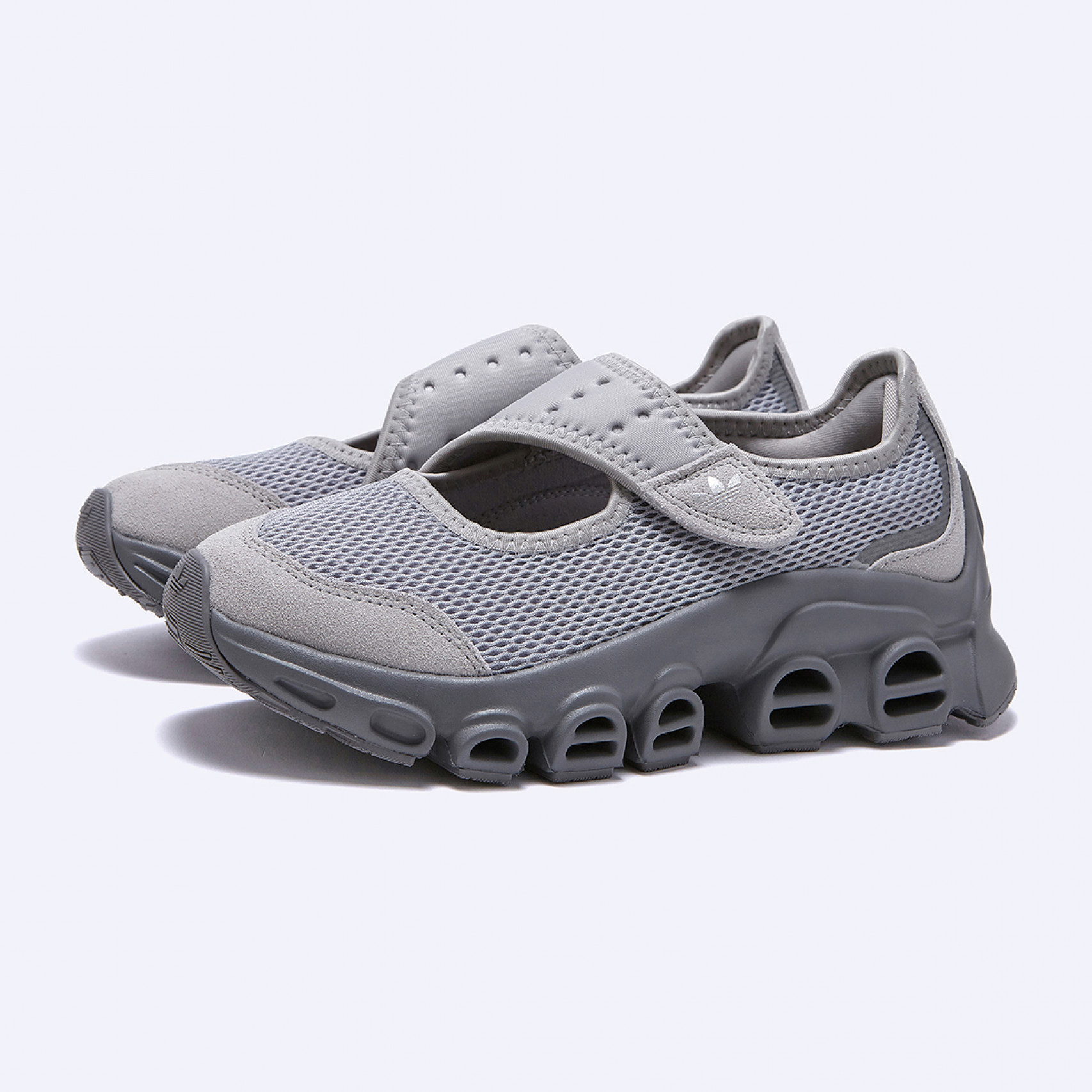 아디폼 메가제인 그레이 / JH7556