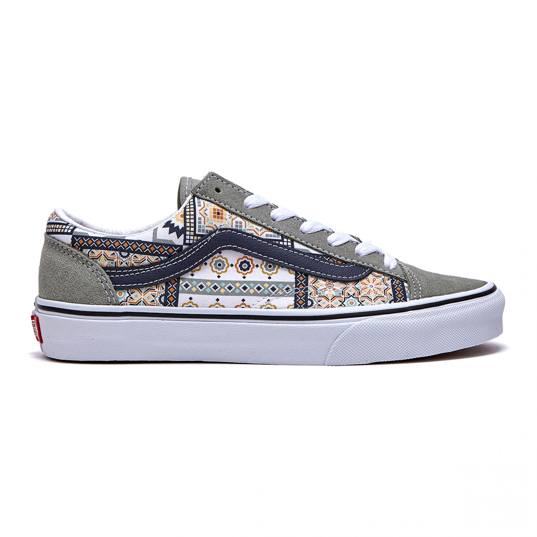 Style 36 / VN0A54F66881