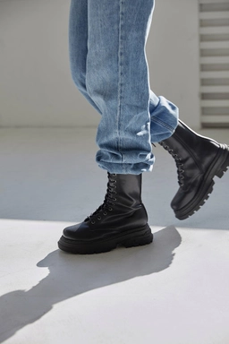 청키 레더 유틸리티 부츠 Chunky Leather Utility Boots