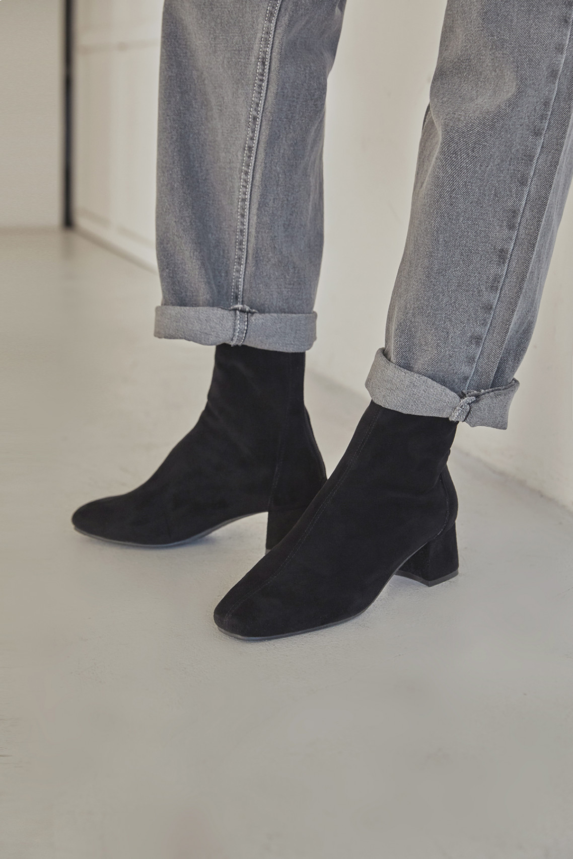 스웨이드 앵클부츠 블랙 Suede Ankle Boots Black