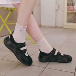 로마리 투 스트랩 플랫 스니커즈 블랙 / FLOTFA1W15