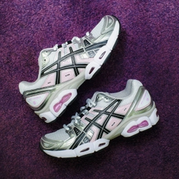 젤 님버스 9 화이트 블랙 / 1202A278-103