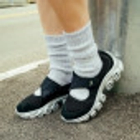 아디폼 메가제인 코어 블랙 아이언 메탈릭 / JP8117