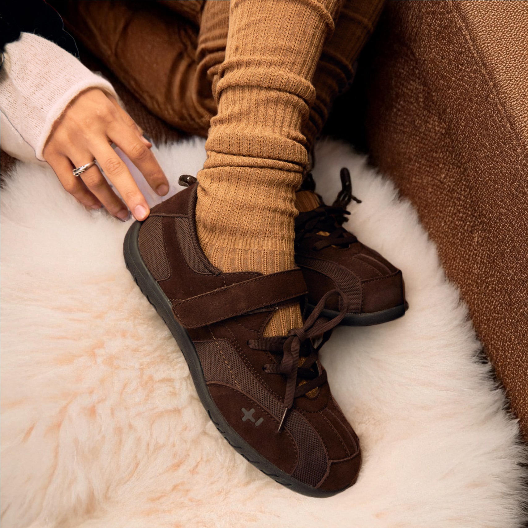 로마리 스웨이드 레이스업 스니커즈 브라운 / FLOTFA3W41