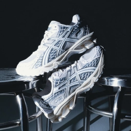 젤 님버스 10.1 화이트 퓨어 실버 / 1203A761-100