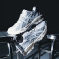 젤 님버스 10.1 화이트 퓨어 실버 / 1203A761-100