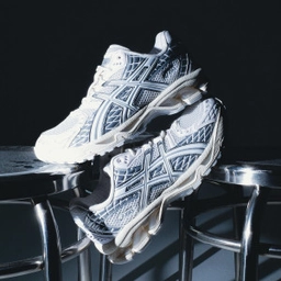 젤 님버스 10.1 화이트 퓨어 실버 / 1203A761-100