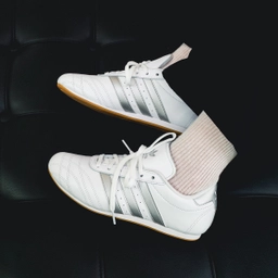 태권도 레이스 클라우드 화이트 실버 메탈릭 / JS1192